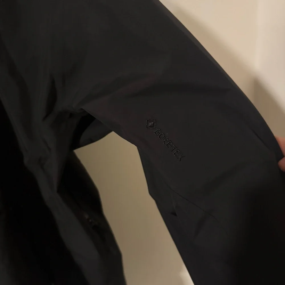 Arc'teryx Black Jacket Beta LT - Picture 4 of 6